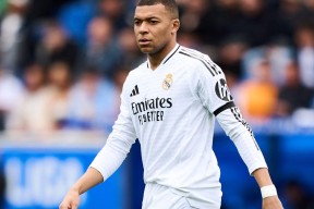 雷火体育官网 -关于金州勇士迎国王杯关键赛，窗口期刷新队史纪录，媒体盛赞，轮换策略成焦点的信息